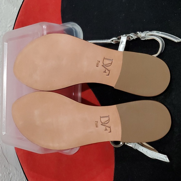 Diane Von Fursternburg Silver Leather Harness Thong Sandals Size 7.5 - Picture 7 of 10